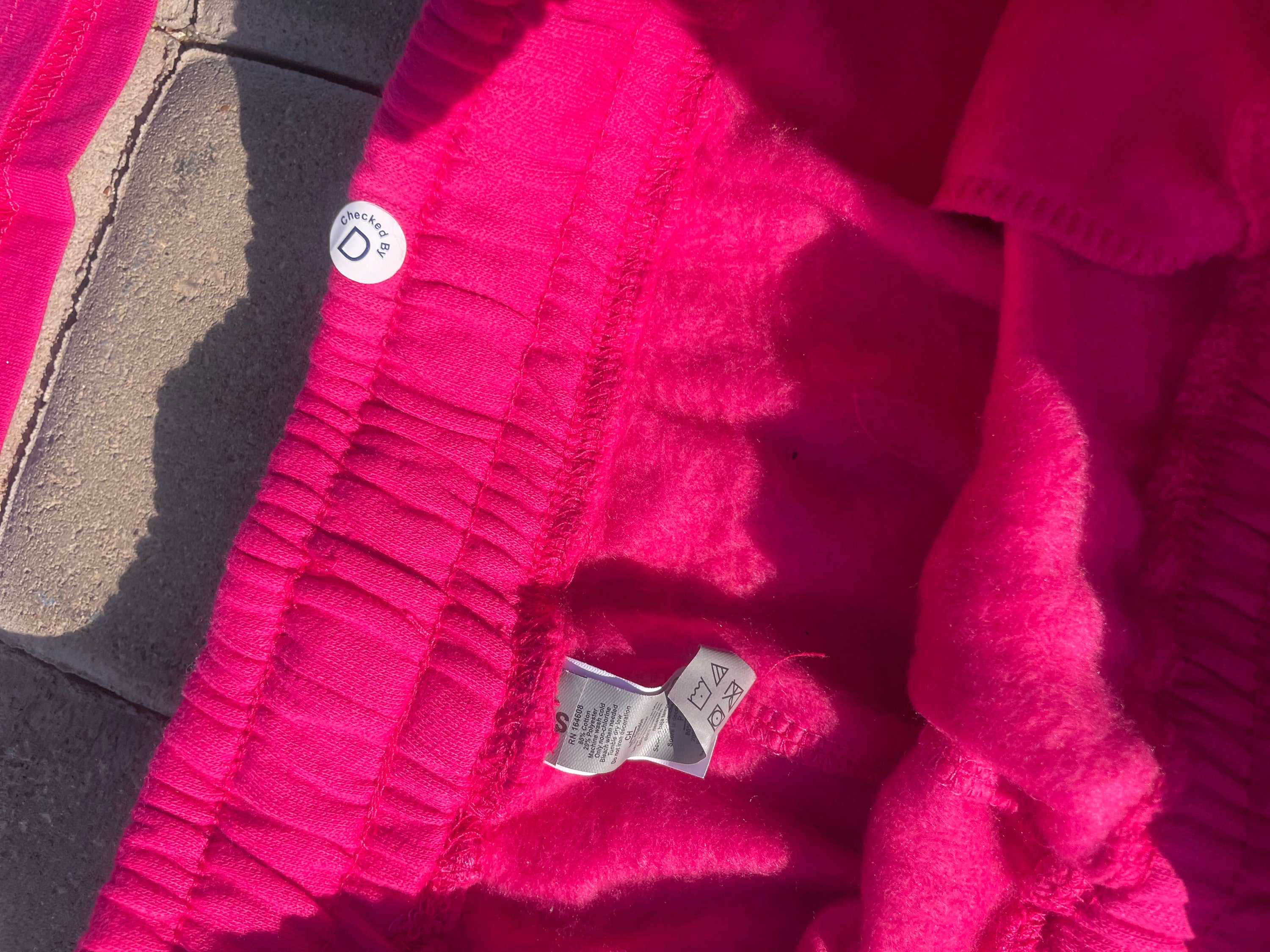 “Uv” Unisex Hot Pink Sweat Shorts💞💘