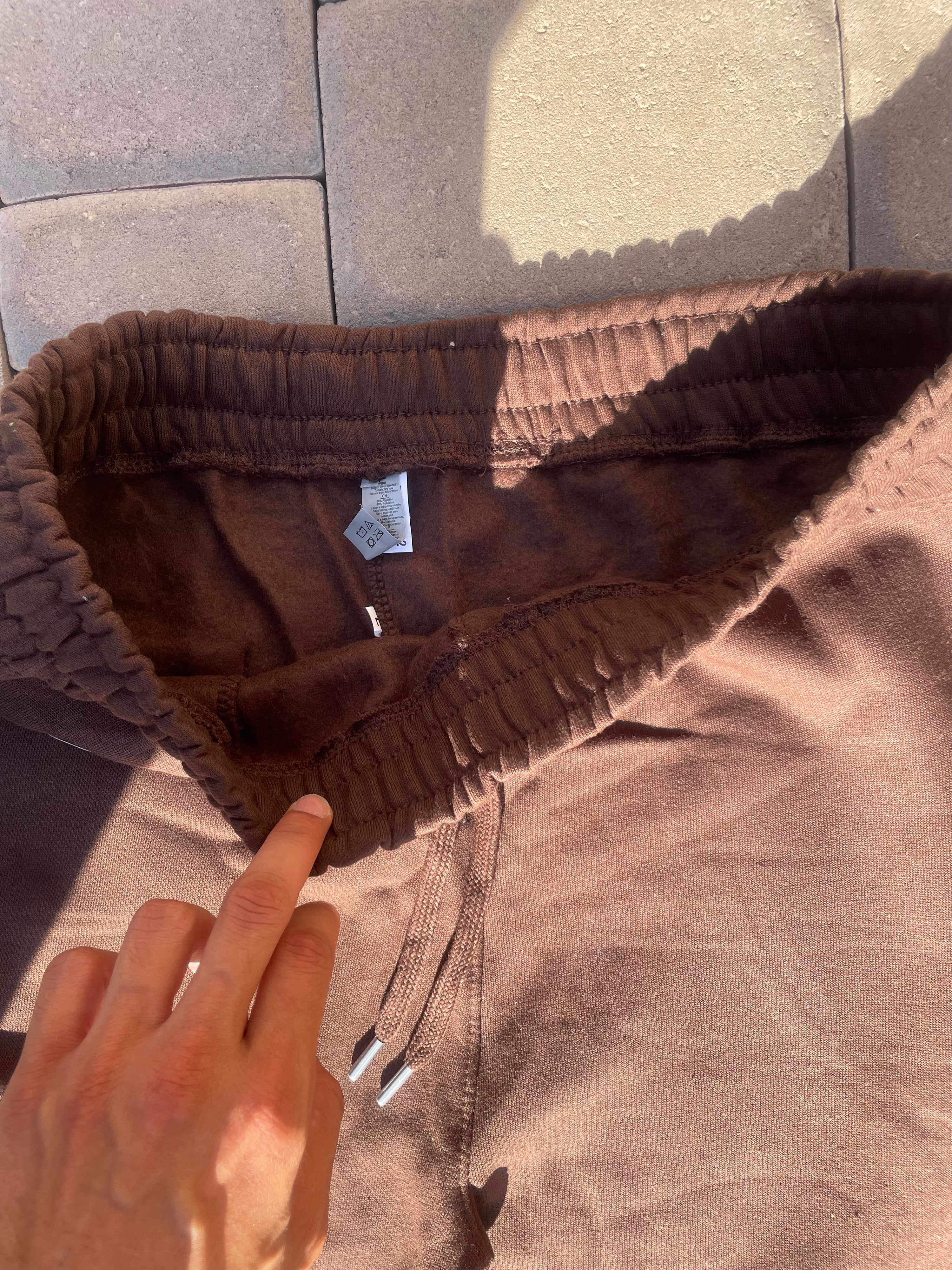 “ Uv “ Unisex Brown Sweat Shorts 🤠🤎